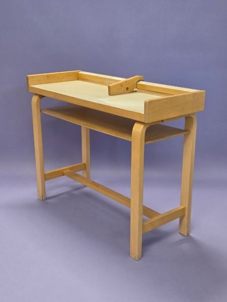 Artek baby measurement table, Aino Aalto
