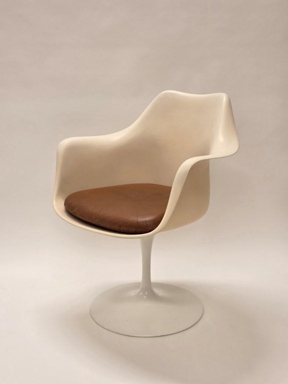 Knoll Tulip chair with armrests